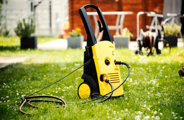 Animal Enclosure Cleaning in Oak Trail Shores, TX